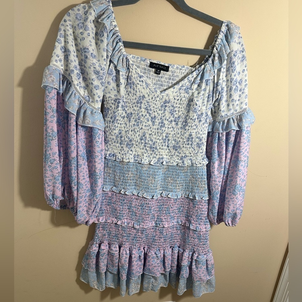 Aly Daly Pastel ditsy floral tiered dress balloon sleeve size small medium